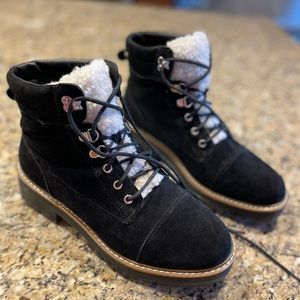 Time and Tru Black Lace Up Boots with Fur